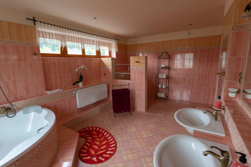 PEMI Apartmány - Velká koupelna